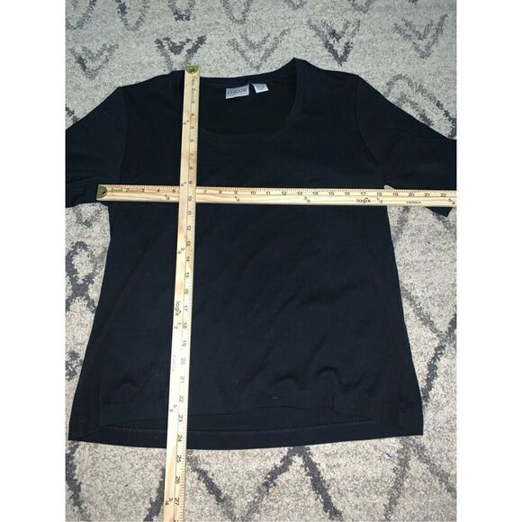 Unique Beautiful soft and stretchy black Chico's short Sleeve Blouse SIZE medium - Picture 5 of 5